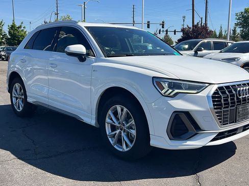 Used 2023 Audi Q3 2.0T Premium AWD/4WD image 3