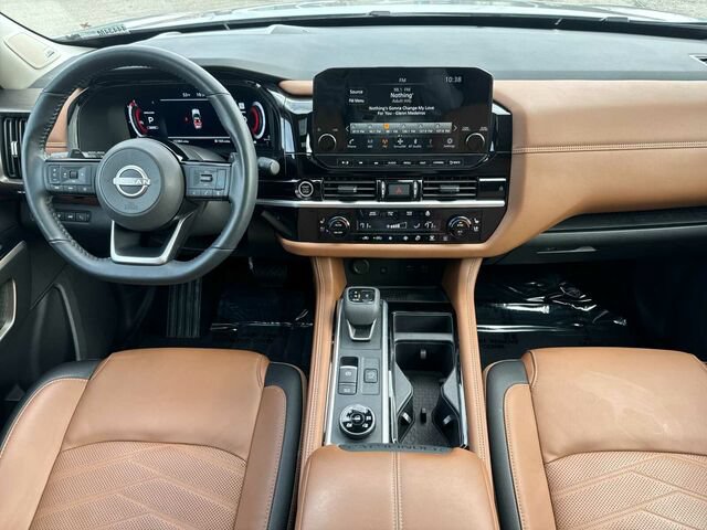 Used 2024 Nissan Pathfinder Platinum AWD/4WD image 15