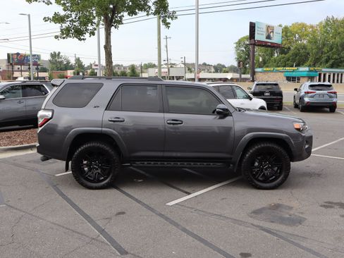 Used 2023 Toyota 4Runner SR5 Premium w/ Moonroof Package AWD/4WD image 11