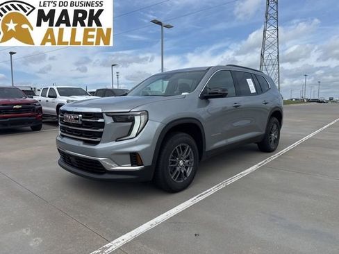 Used 2025 GMC Acadia Elevation image 2