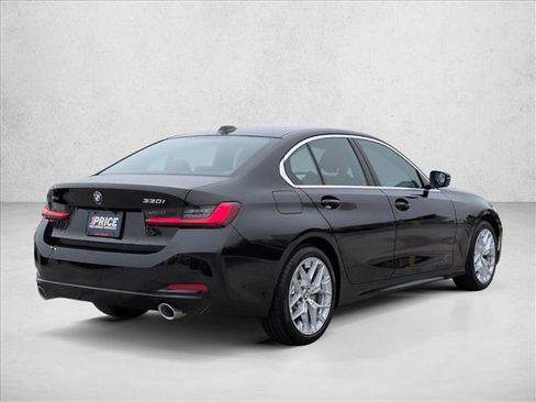 Used 2025 BMW 330i xDrive Sedan w/ Premium Package image 5