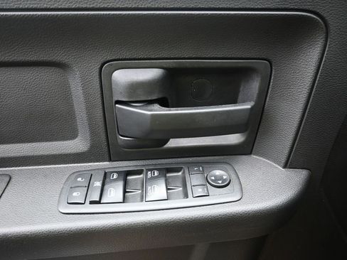 Used 2018 RAM 2500 Tradesman w/ Chrome Appearance Group image 16