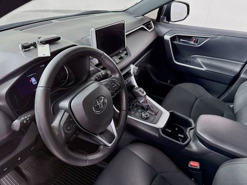 Used 2023 Toyota RAV4 SE w/ Weather & Moonroof Package AWD/4WD image 8