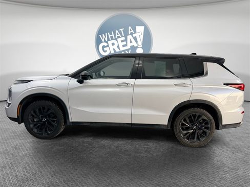 Used 2023 Mitsubishi Outlander SEL Black Edition image 7