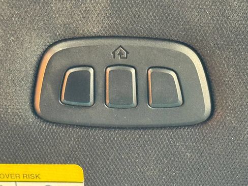 Used 2021 Ford Expedition XLT AWD/4WD image 25