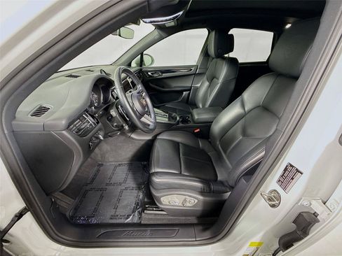 Used 2023 Porsche Macan Turbo AWD/4WD image 2