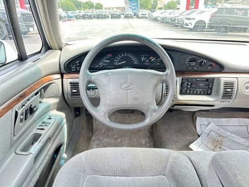 Used 1998 Oldsmobile 88 FWD image 23