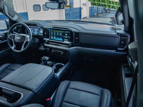 Used 2024 Chevrolet Silverado 1500 LTZ image 28