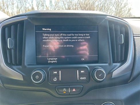 Used 2023 GMC Terrain AT4 image 25