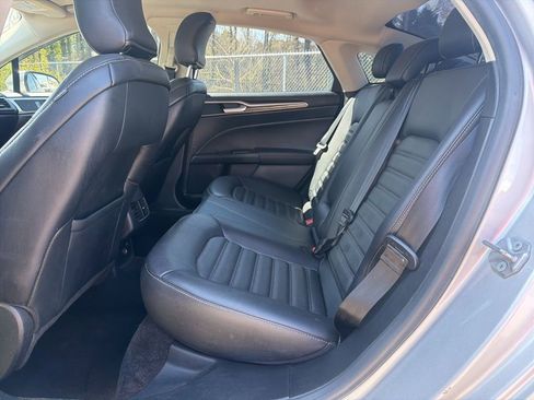 Used 2017 Ford Fusion SE w/ Equipment Group 202A image 26