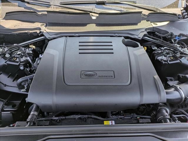 Used 2025 Land Rover Discovery Dynamic SE AWD/4WD image 18