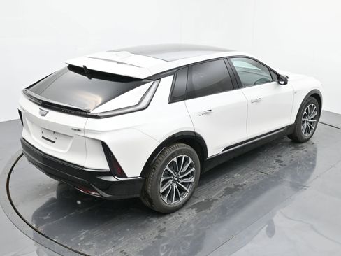 New 2025 Cadillac Lyriq Sport image 27