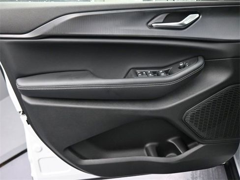 New 2025 Jeep Grand Cherokee L Laredo image 40