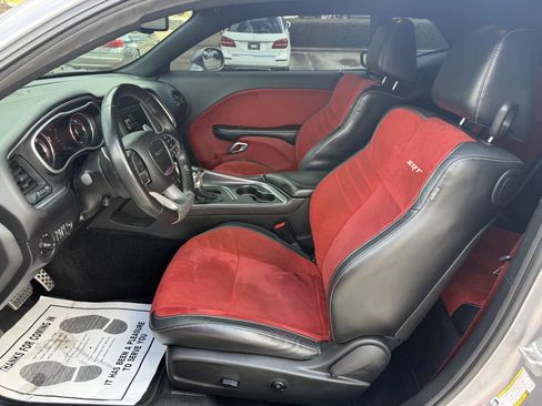 Used 2015 Dodge Challenger SRT w/ Technology Group RWD image 17