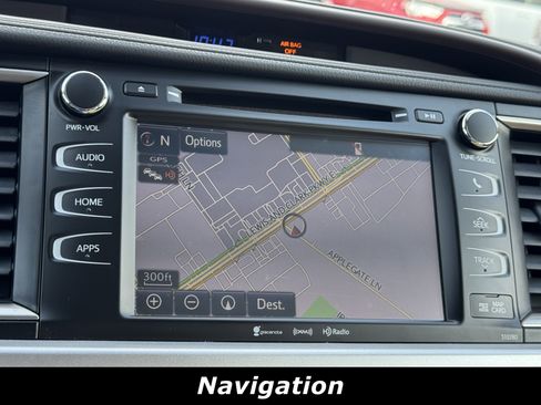 Used 2019 Toyota Highlander XLE image 5