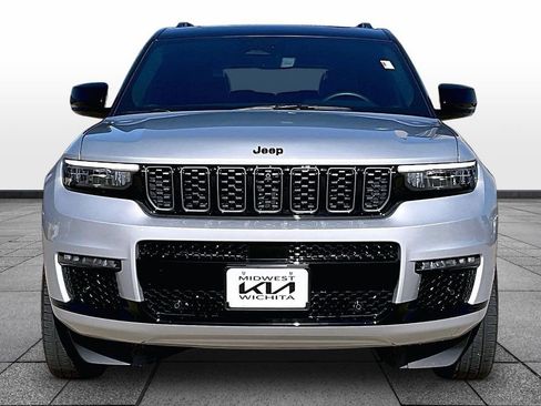 Used 2025 Jeep Grand Cherokee L Summit AWD/4WD image 3