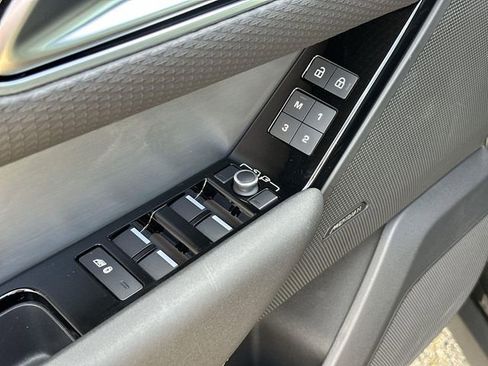 Used 2023 Land Rover Range Rover Velar R-Dynamic S AWD/4WD image 23