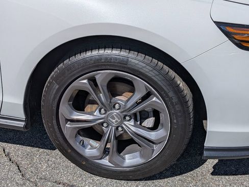 Used 2023 Honda Accord EX image 9