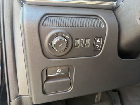 Used 2023 Jeep Grand Wagoneer Series II AWD/4WD image 14