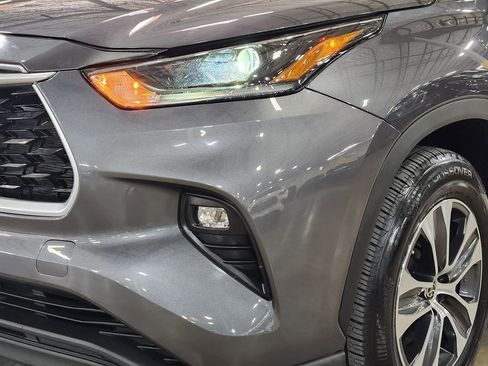 Used 2021 Toyota Highlander XLE image 14