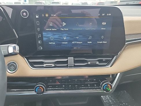 Used 2025 Chevrolet Equinox ACTIV w/ Convenience Package III image 11