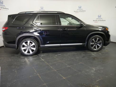 Used 2023 Honda Pilot Elite image 4