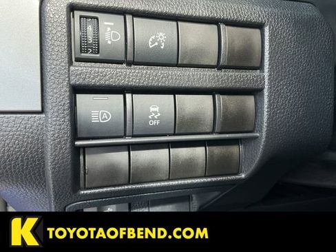 Certified 2025 Toyota Tacoma SR5 image 27