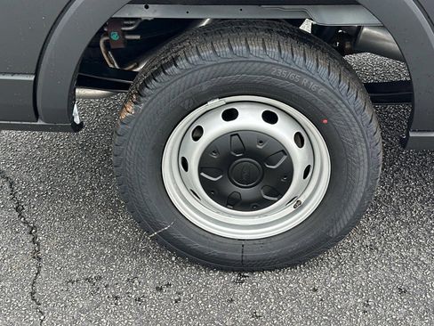 New 2025 Ford Transit 250 148 Medium Roof image 43