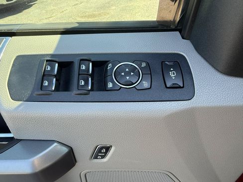 Used 2019 Ford F250 XLT w/ XLT Premium Package AWD/4WD image 30