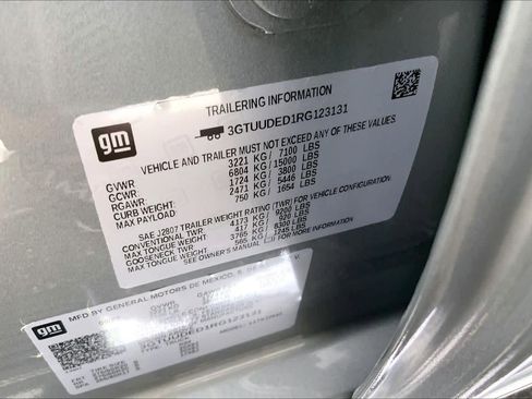 Used 2024 GMC Sierra 1500 SLT w/ SLT Premium Plus Package image 32