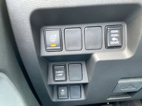 Used 2024 Nissan Frontier SV w/ SV Convenience Package RWD image 23
