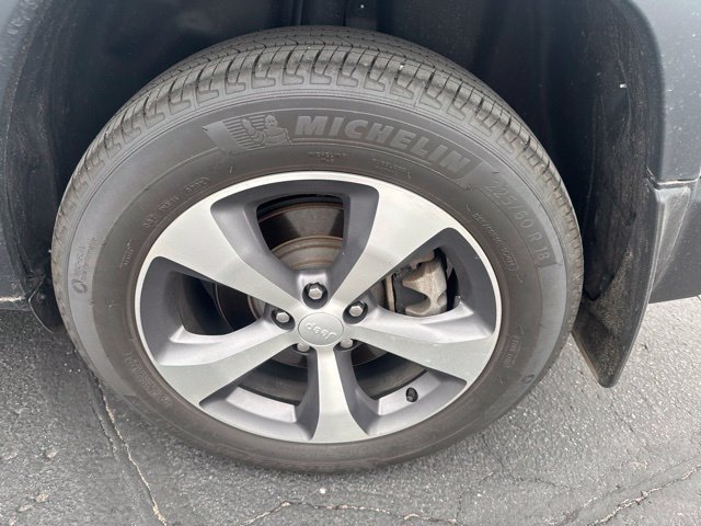 Used 2021 Jeep Cherokee Limited AWD/4WD image 6