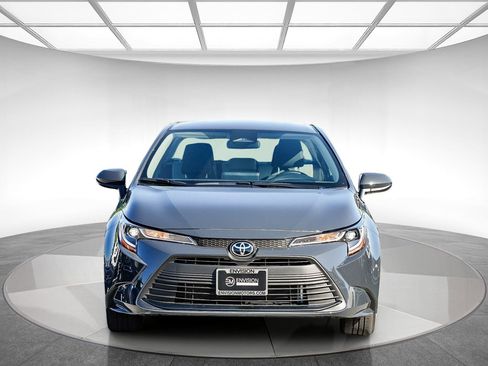 Used 2026 Toyota Corolla LE FWD image 6