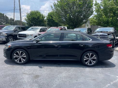 Used 2021 Volkswagen Passat 2.0T SE FWD image 9