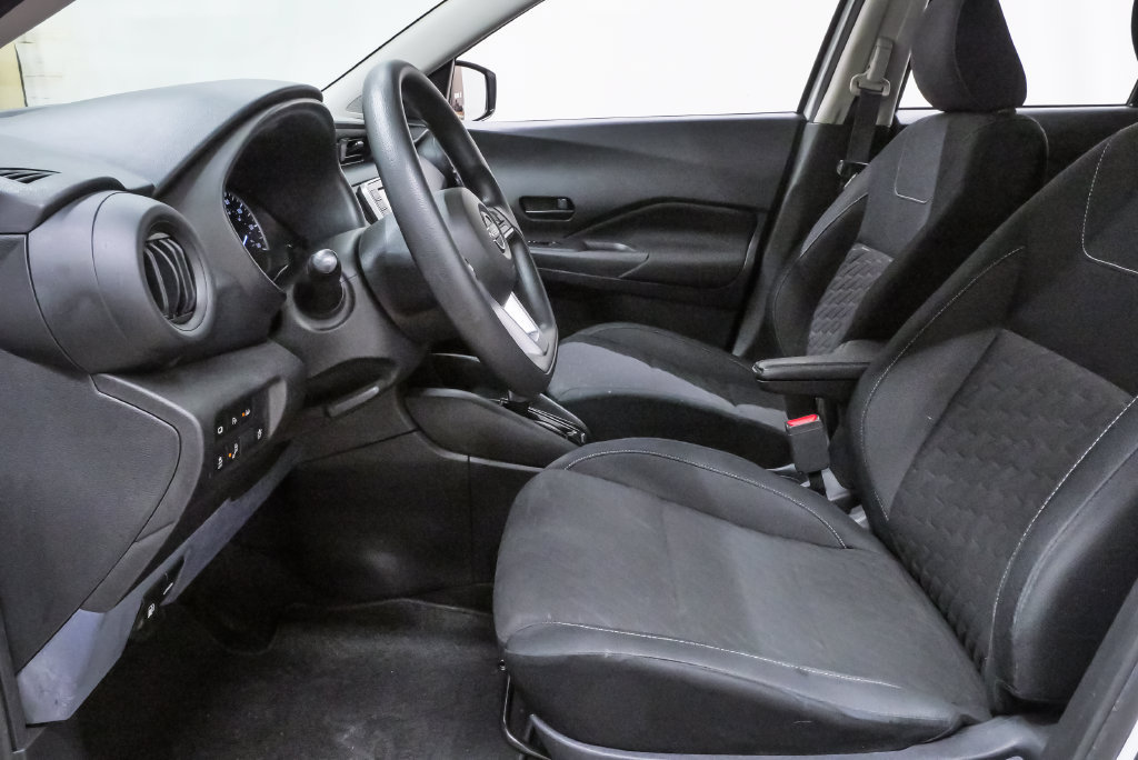 Used 2022 Nissan Kicks S FWD image 9