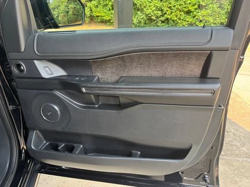 Used 2018 Ford Expedition Limited AWD/4WD image 33