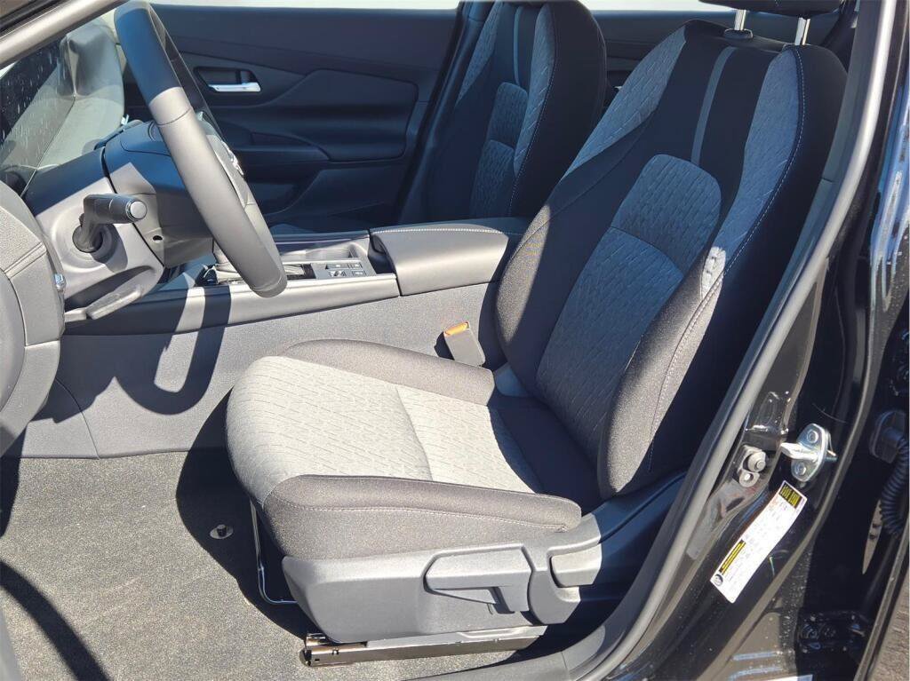 New 2026 Nissan Sentra SV w/ SV Convenience Package FWD image 17