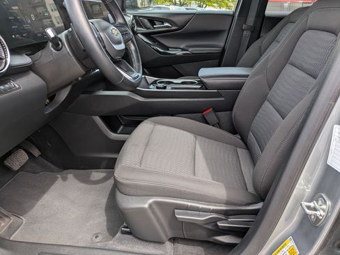 Used 2026 Chevrolet Equinox LT AWD/4WD image 17
