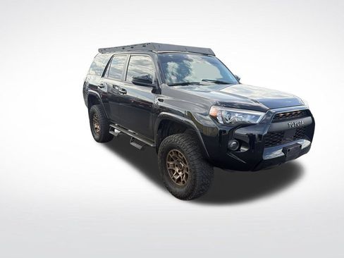 Used 2023 Toyota 4Runner SR5 AWD/4WD image 7