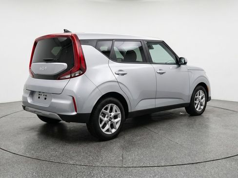 Used 2025 Kia Soul LX w/ LX Technology Package FWD image 9