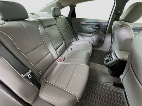 Used 2019 Chevrolet Impala Premier w/ Premier Confidence Package image 28