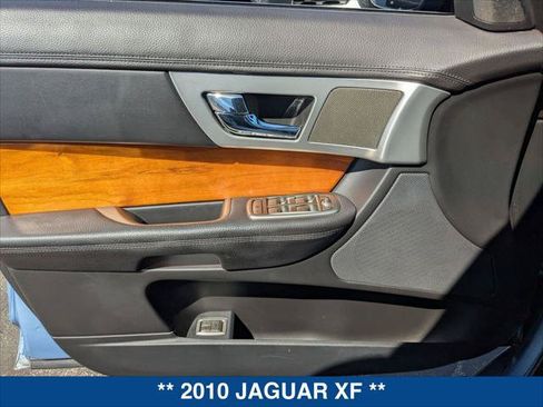 Used 2010 Jaguar XF Luxury RWD image 10