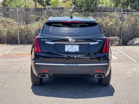 Certified 2024 Cadillac XT5 Luxury FWD image 3