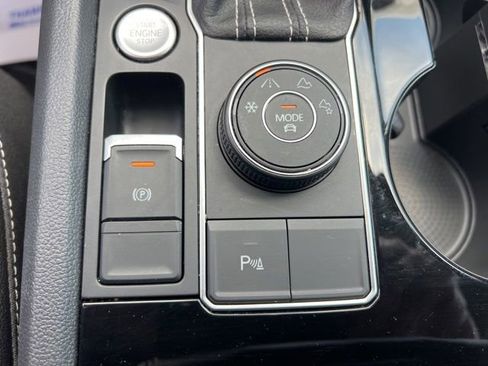Used 2023 Volkswagen Atlas SEL AWD/4WD image 24