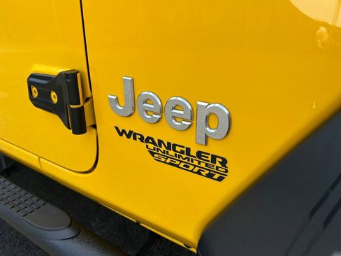Used 2019 Jeep Wrangler Unlimited Sport S AWD/4WD image 30