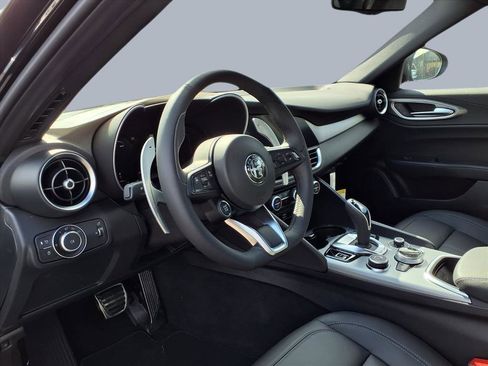 New 2025 Alfa Romeo Giulia image 9