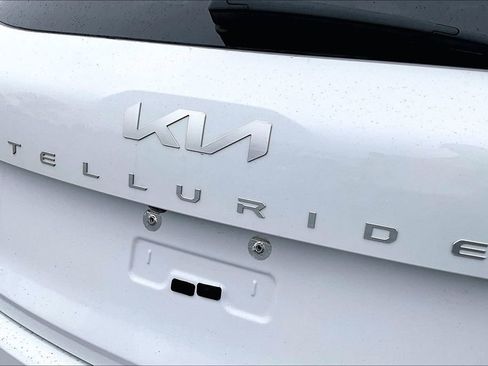 Used 2024 Kia Telluride S image 25