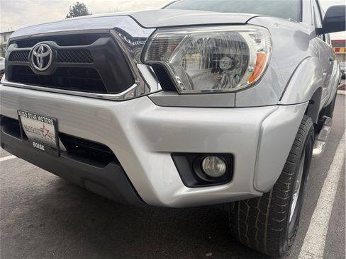 Used 2012 Toyota Tacoma 4x4 Access Cab V6 w/ SR5 Pkg image 48