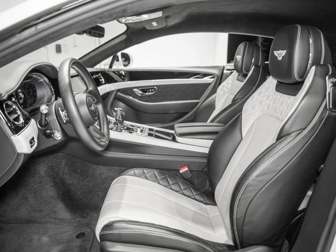 Certified 2021 Bentley Continental GT image 17