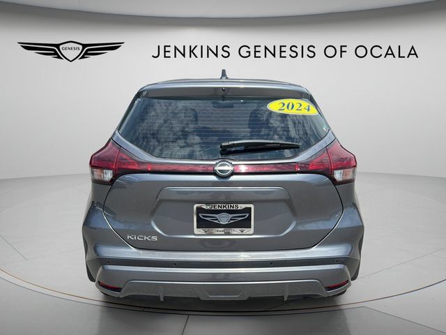 Used 2024 Nissan Kicks S FWD image 4